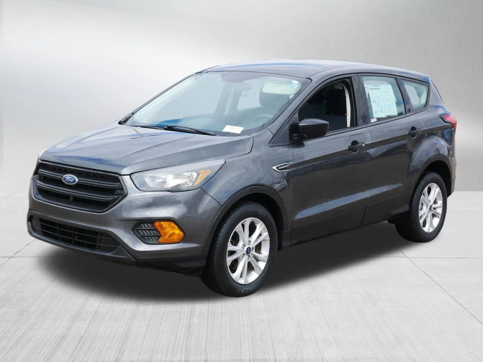 Used 2019 Magnetic Ford S image 3