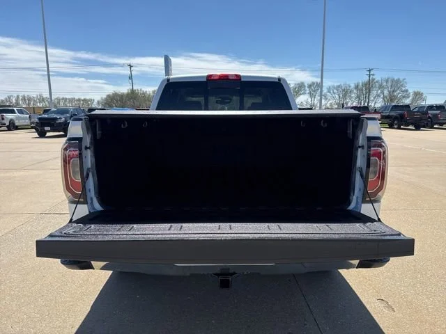 Used 2018 WHITE FROST TRICOAT GMC SLT image 6