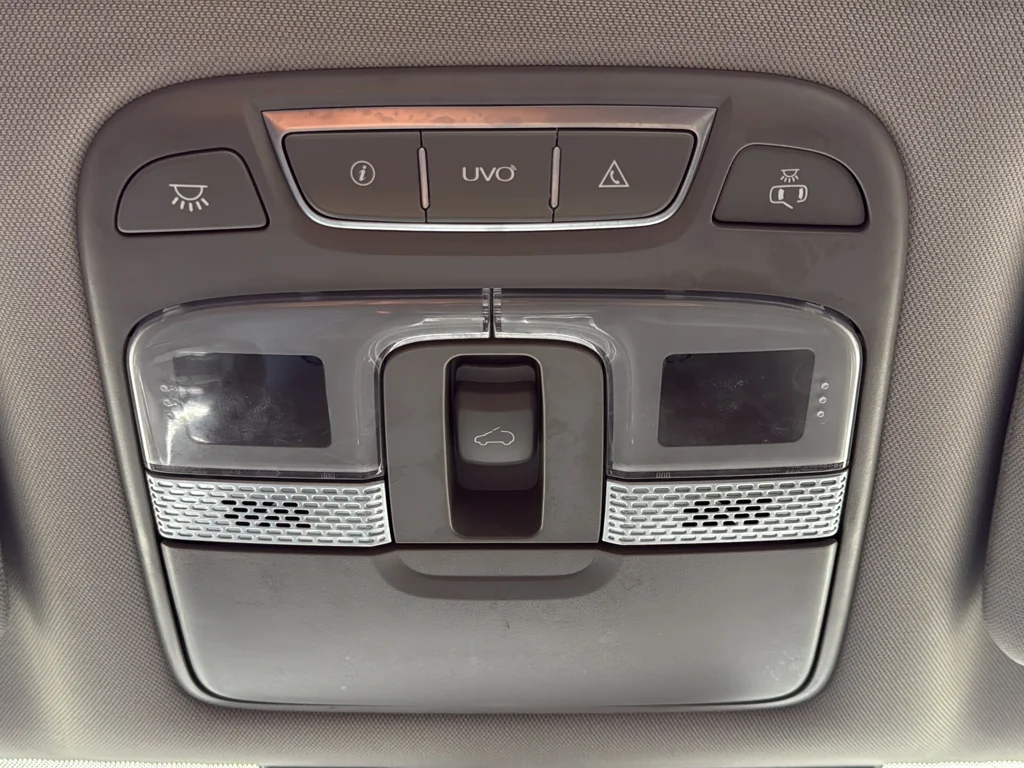 Used 2022 Black Kia EX image 44