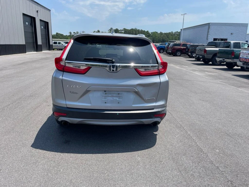 Used 2018  Honda Touring image 6
