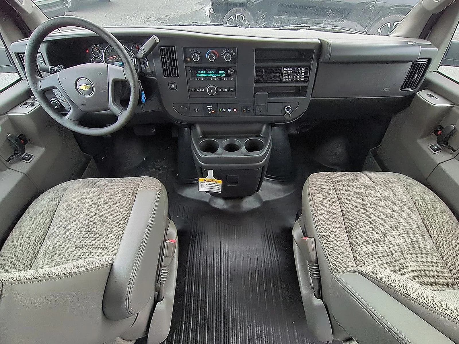 2025 Chevrolet Express Cargo Work Van - Photo 24