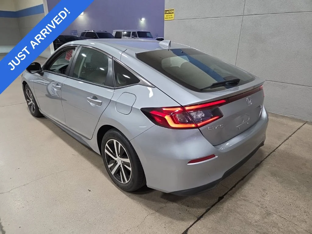 Used 2024  Honda LX image 4