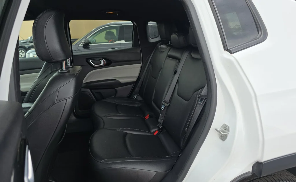 Used 2025 White Jeep Limited image 7