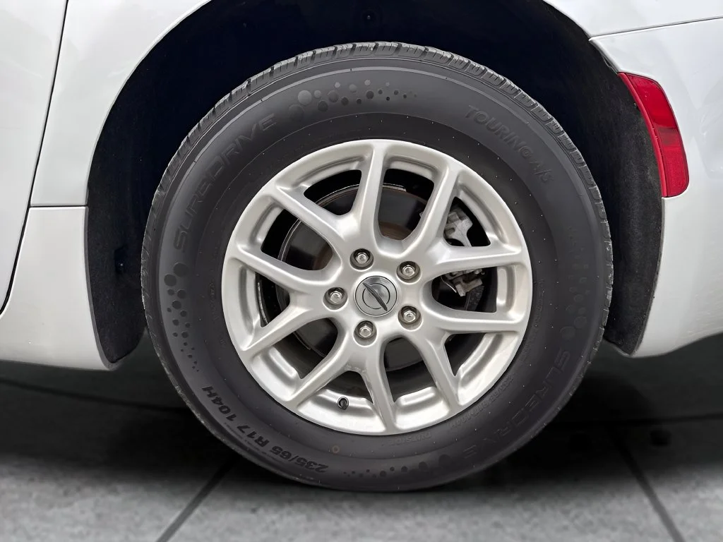 Used 2024 Silver Chrysler Touring L image 31