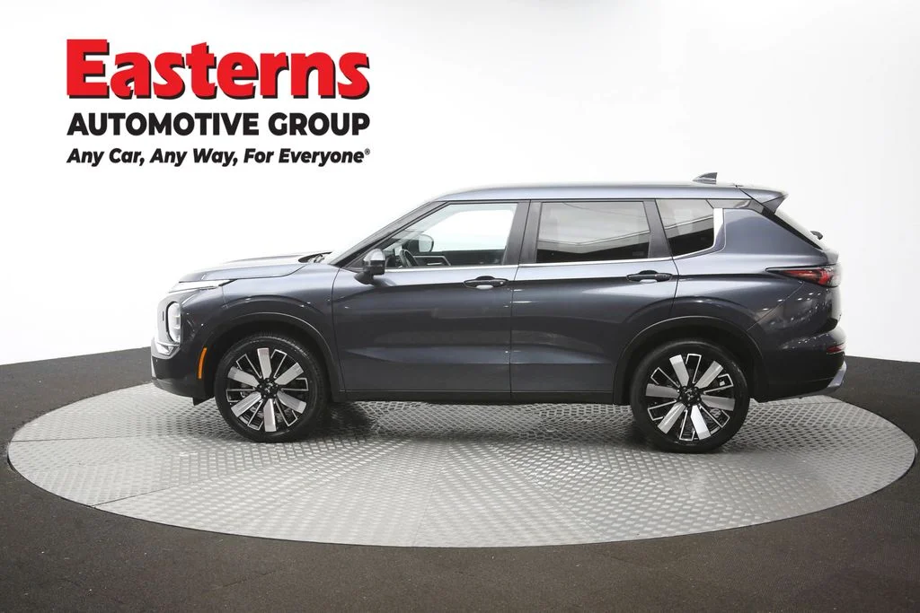 Used 2025 Gray Mitsubishi SE image 61