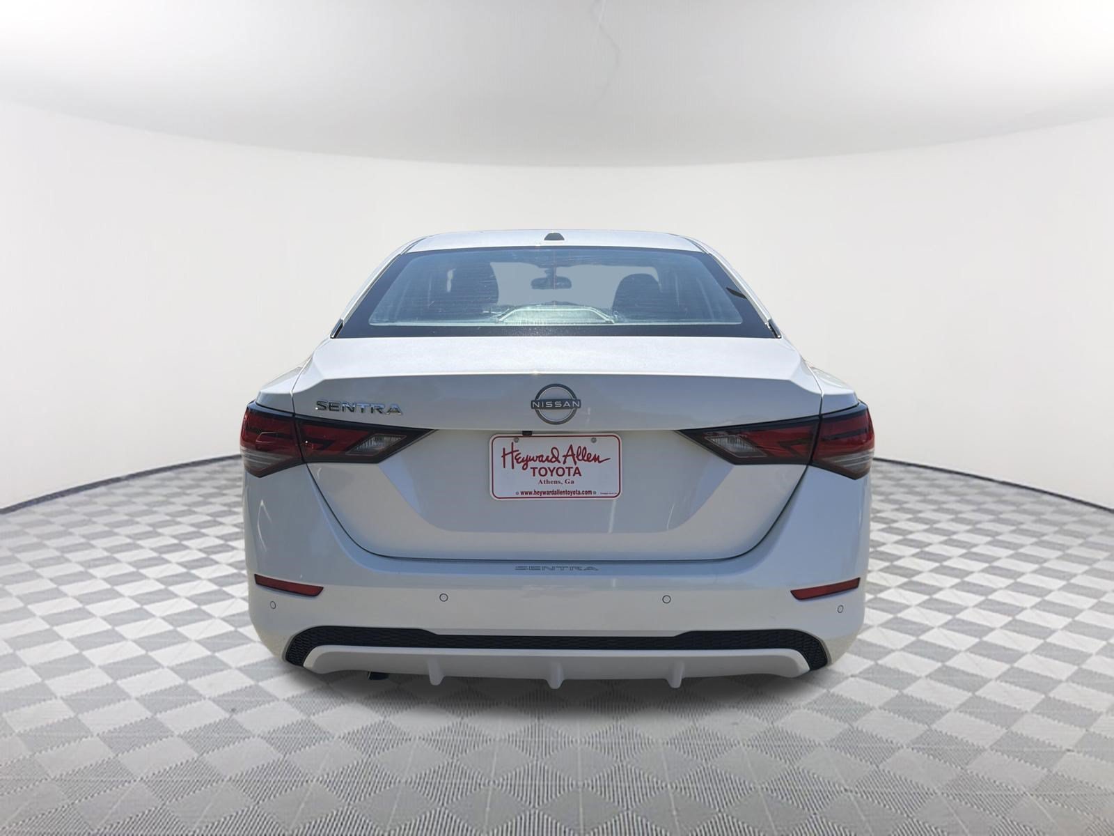 Used 2025 Aspen White Tricoat Nissan SV image 15