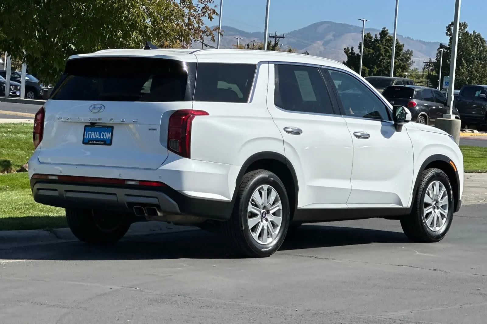 Certified Used 2025 Hyper White Hyundai SEL image 2