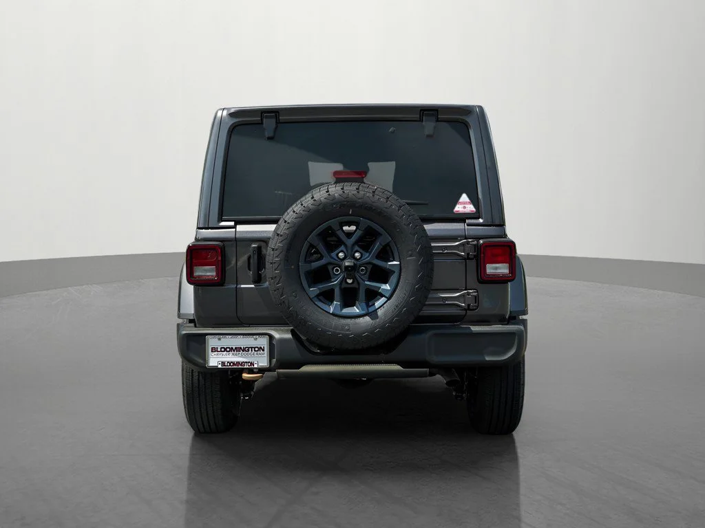 New 2026 Granite Crystal Metallic Clearcoat Jeep 85th Anniversary Edition image 4