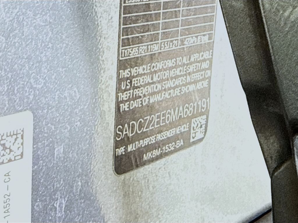 Certified Used 2021  Jaguar SVR image 33