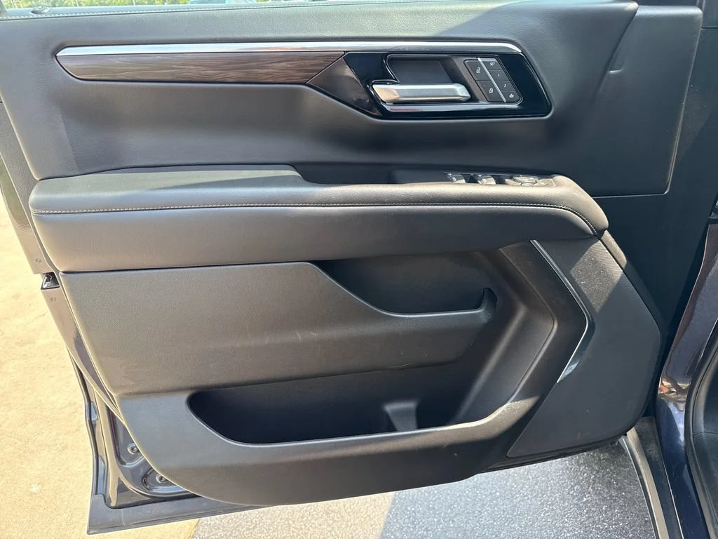 2025 Chevrolet Tahoe Z71 - Photo 27