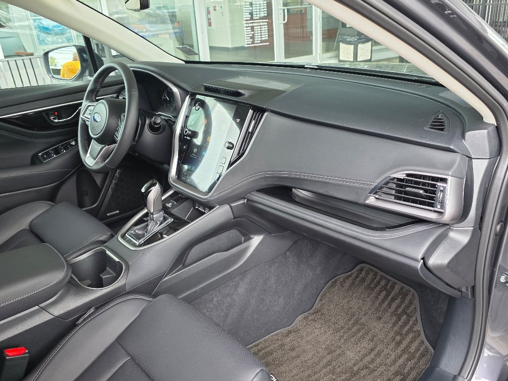 Used 2025 Magnetite Gray Metallic Subaru Limited image 21