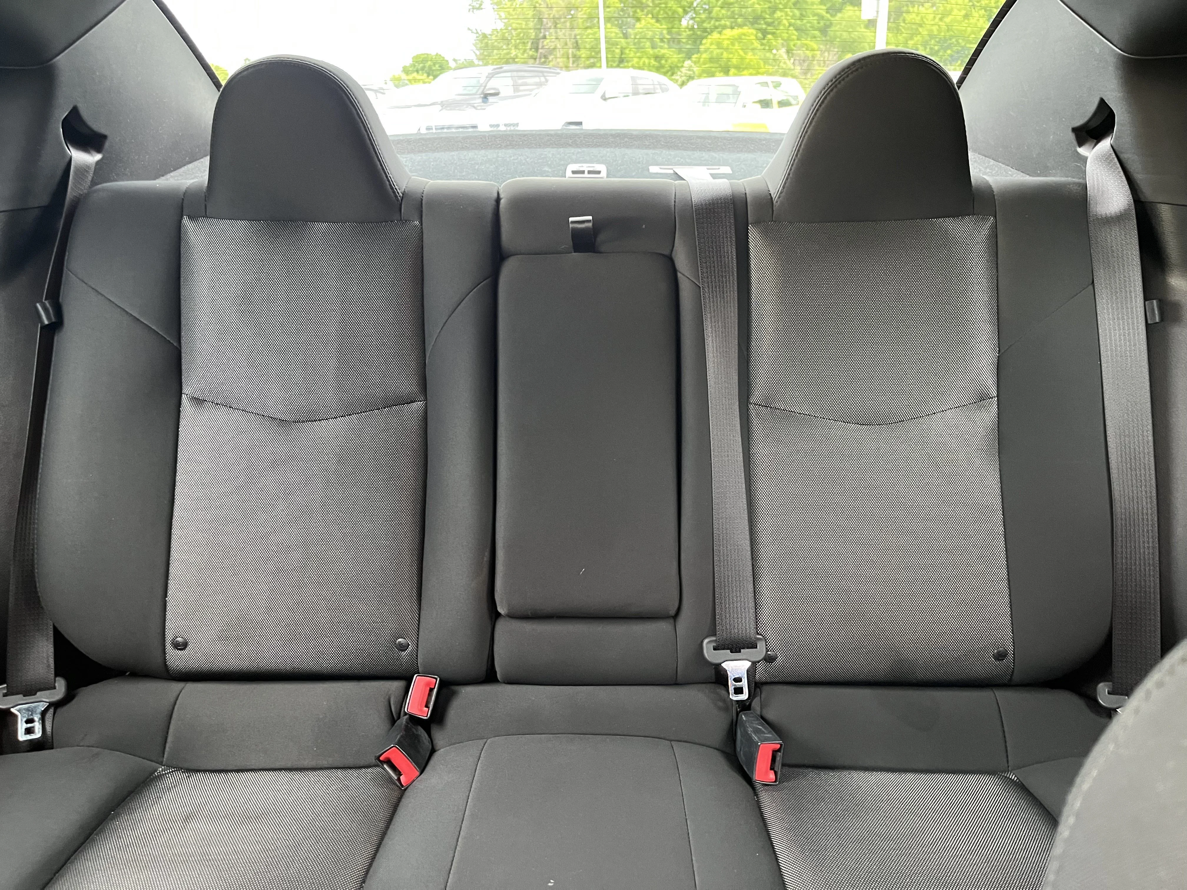 Used 2014 Bright White Clearcoat Dodge SE image 21