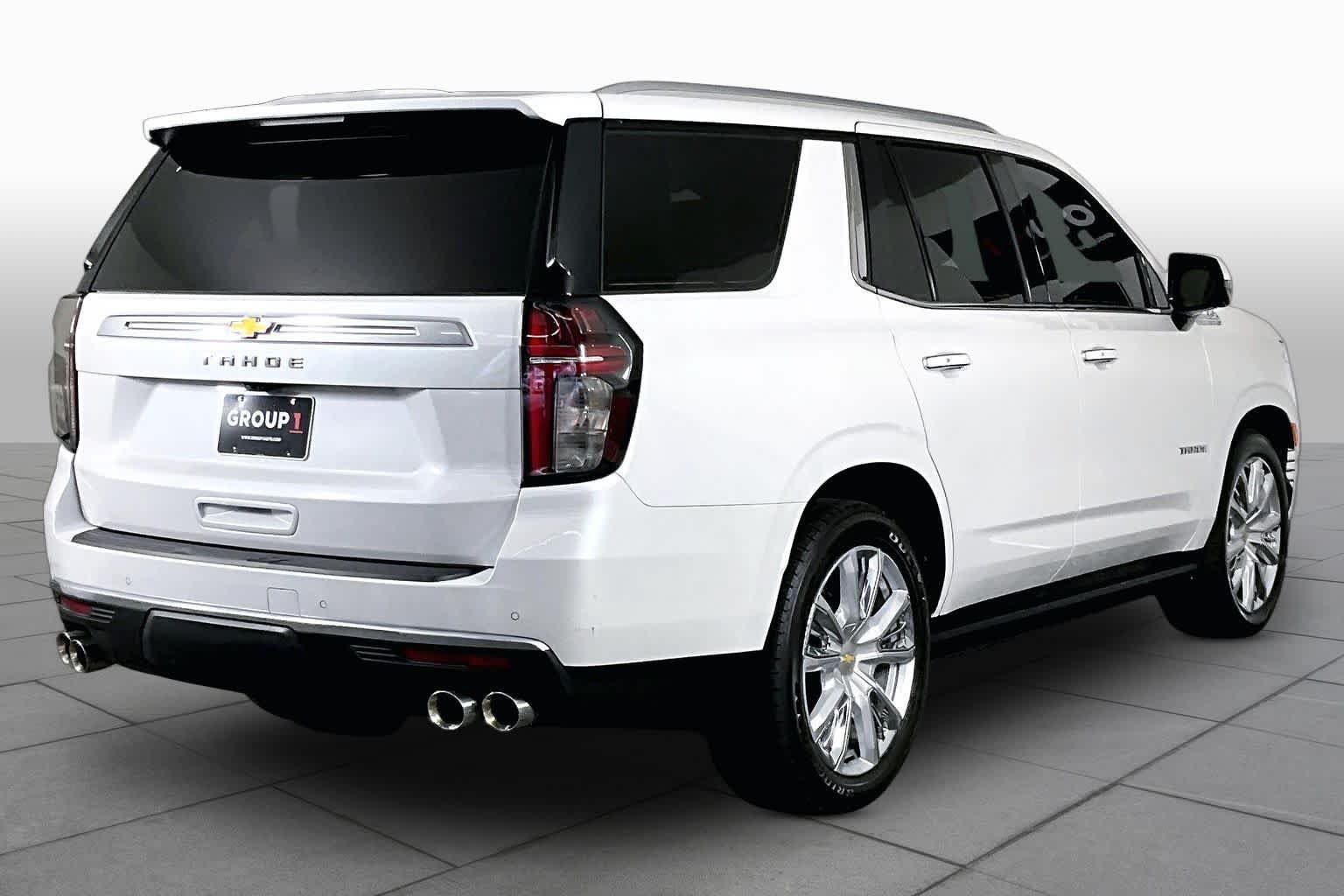 Used 2023 Iridescent Pearl Tricoat Chevrolet High Country image 11