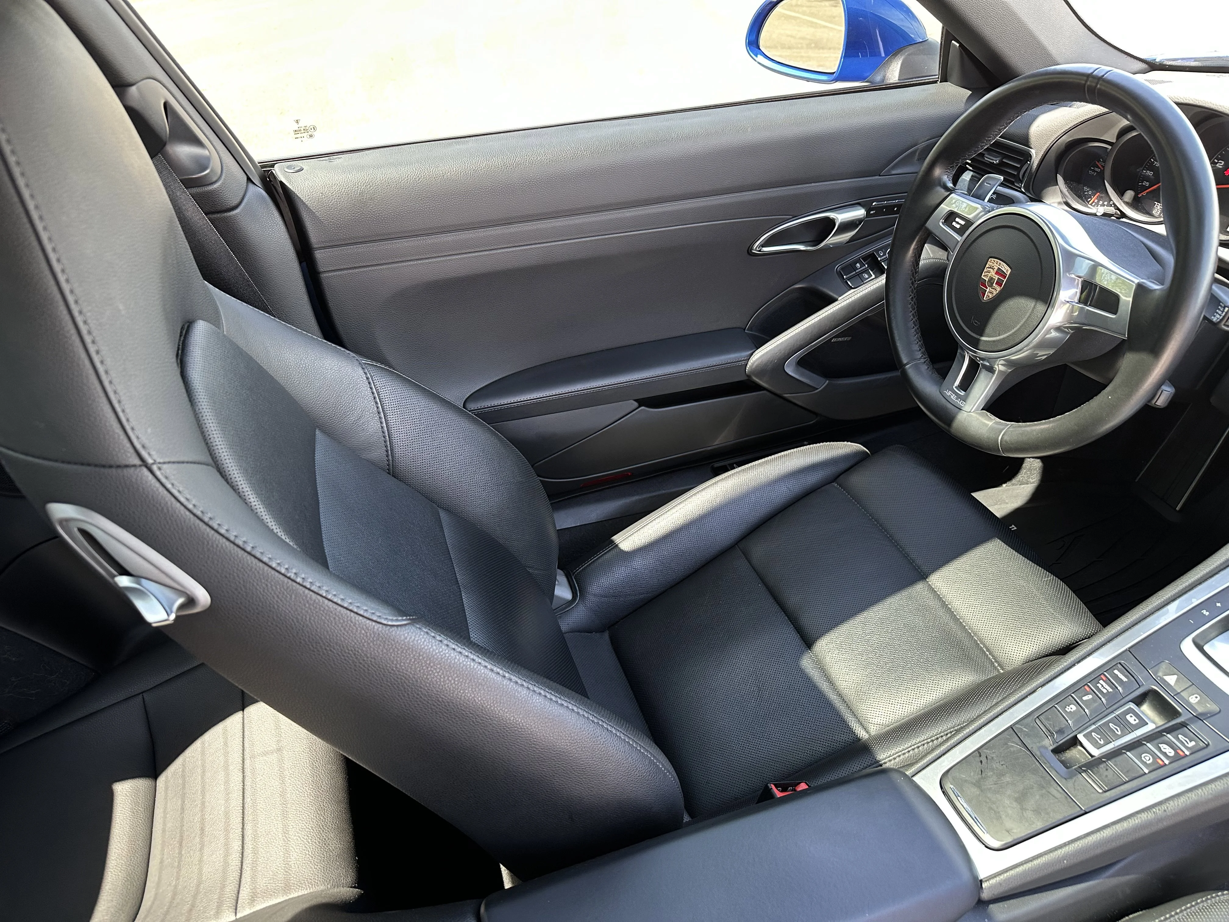 Used 2014 Sapphire Blue Metallic Porsche Carrera 4S image 9