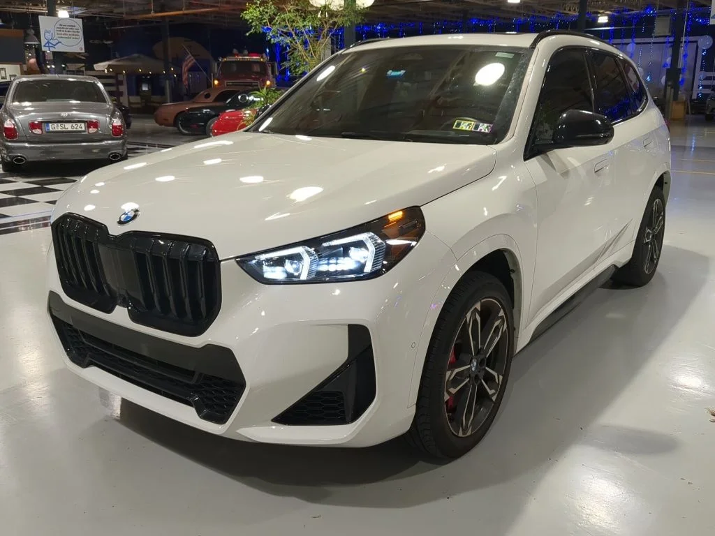 Used 2026 White BMW xDrive28i image 1