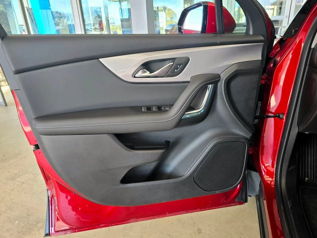2025 Chevrolet Blazer 2LT - Photo 9