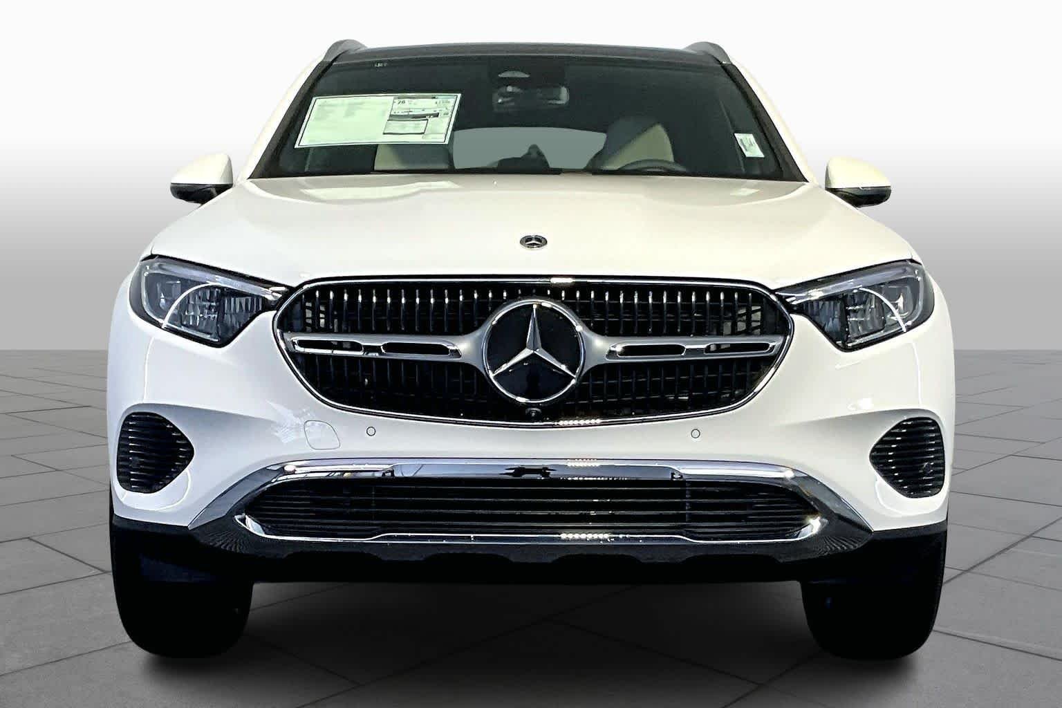 New 2026 Polar White Mercedes-Benz GLC 300 image 2