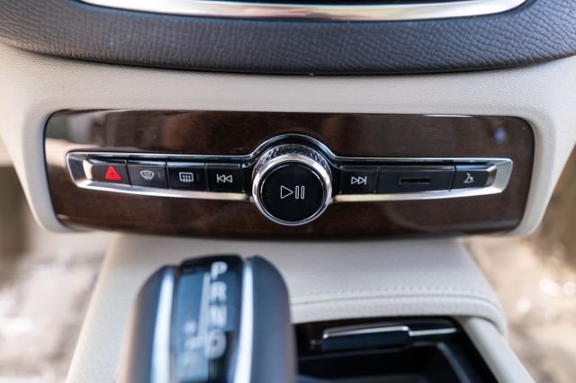 Used 2016 Sand Metallic Volvo T6 Momentum image 28