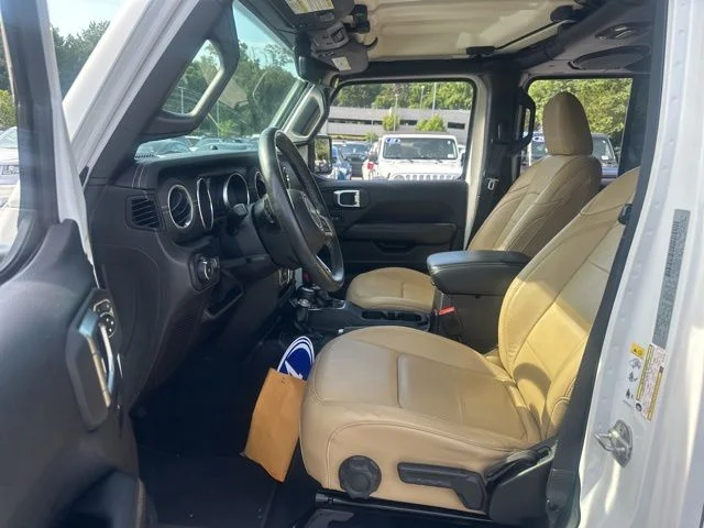 Used 2018 White Jeep Unlimited Sahara image 18