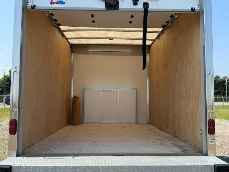 New 2026 Oxford White Ford 12FT BOX image 5