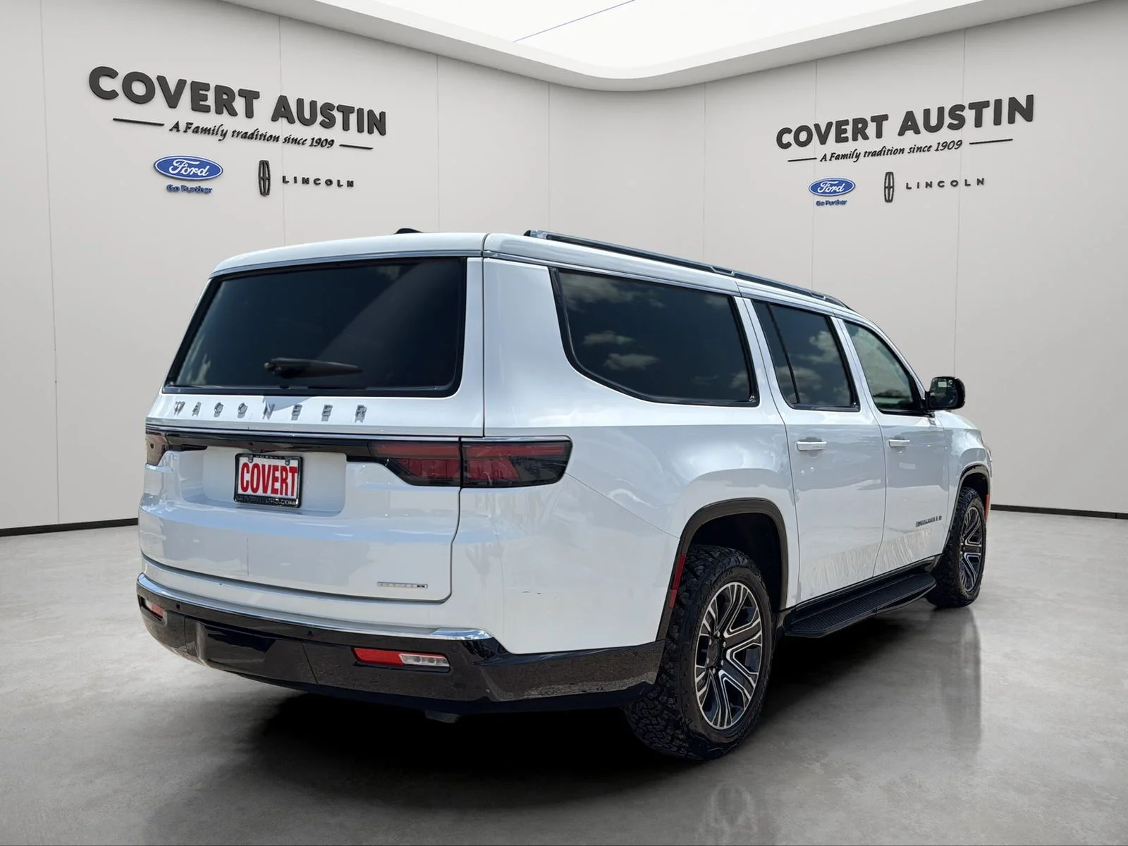 Used 2024 White Jeep Series II image 5