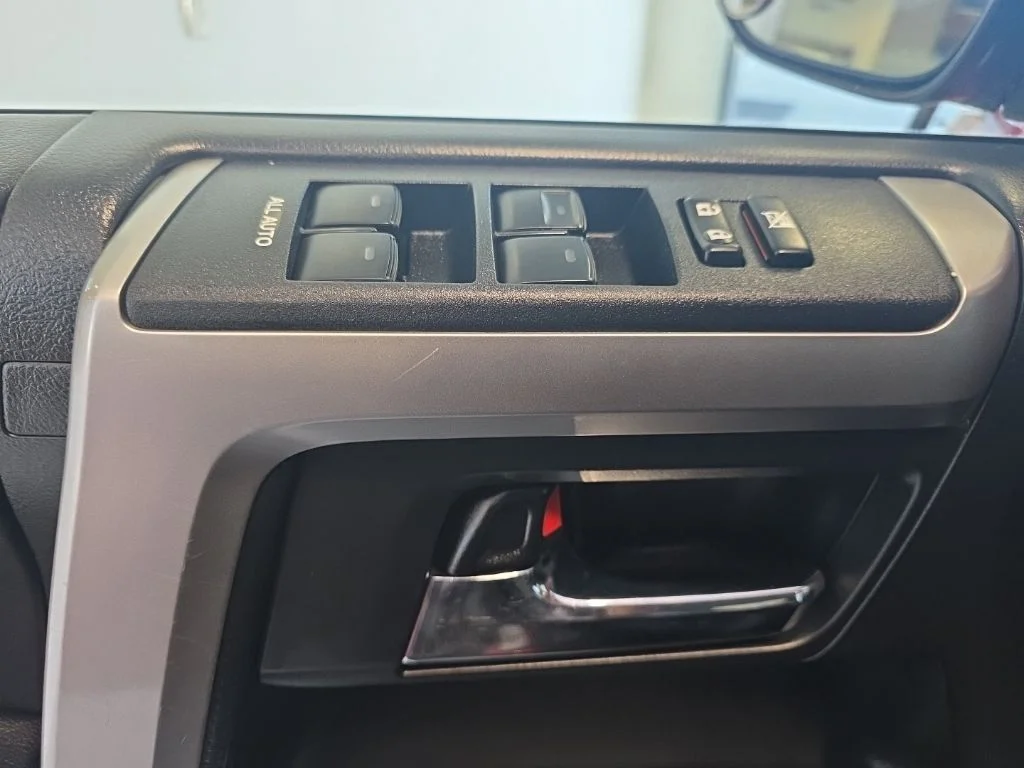 Used 2016 Barcelona Red Metallic Toyota SR5 image 15