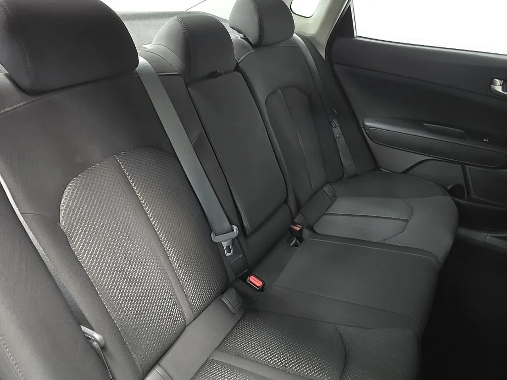Used 2018 White Kia LX image 16