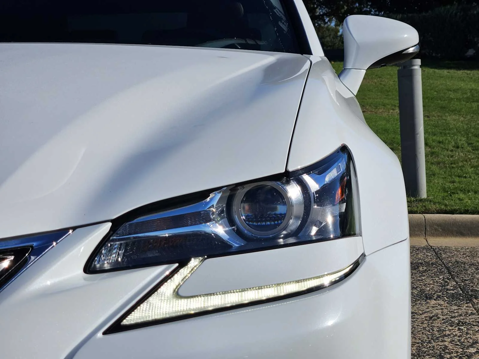 Certified Used 2020 ULTRA WHITE Lexus F SPORT image 6