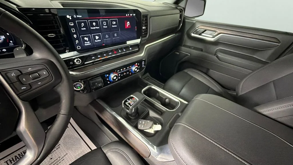 Certified Used 2024 Onyx Black GMC SLT image 19