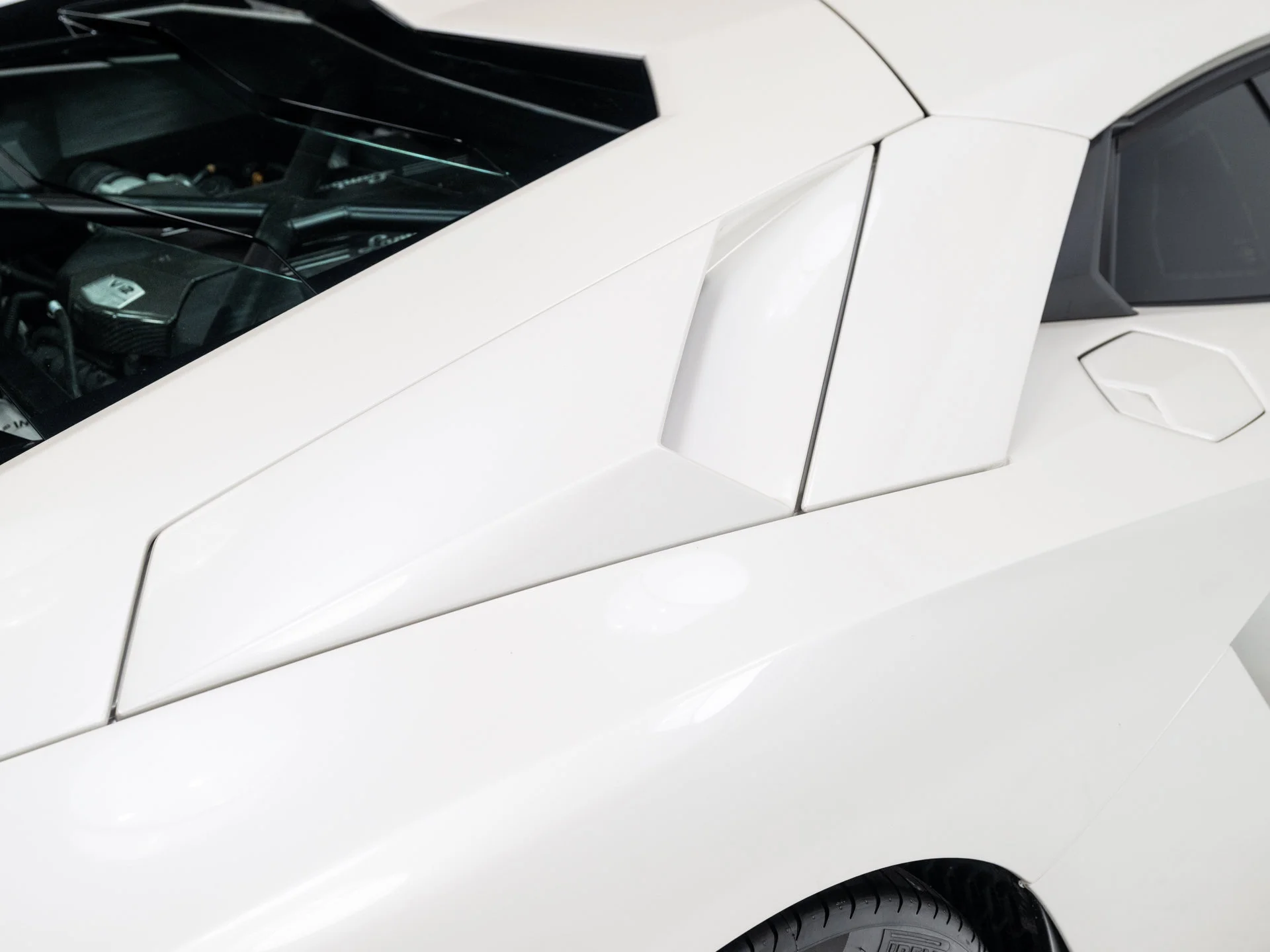 Used 2018 Bianco Isis Lamborghini  image 28