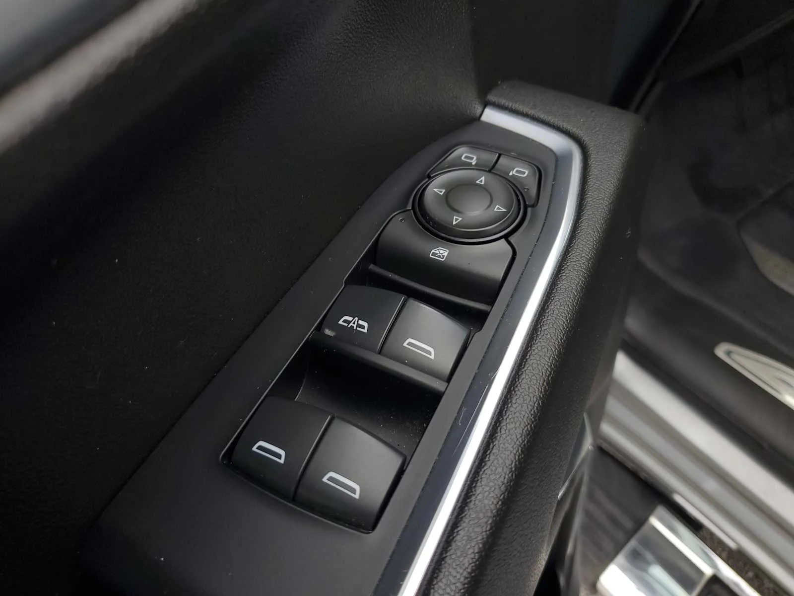 Used 2024 Sterling Gray Metallic Chevrolet LT image 19
