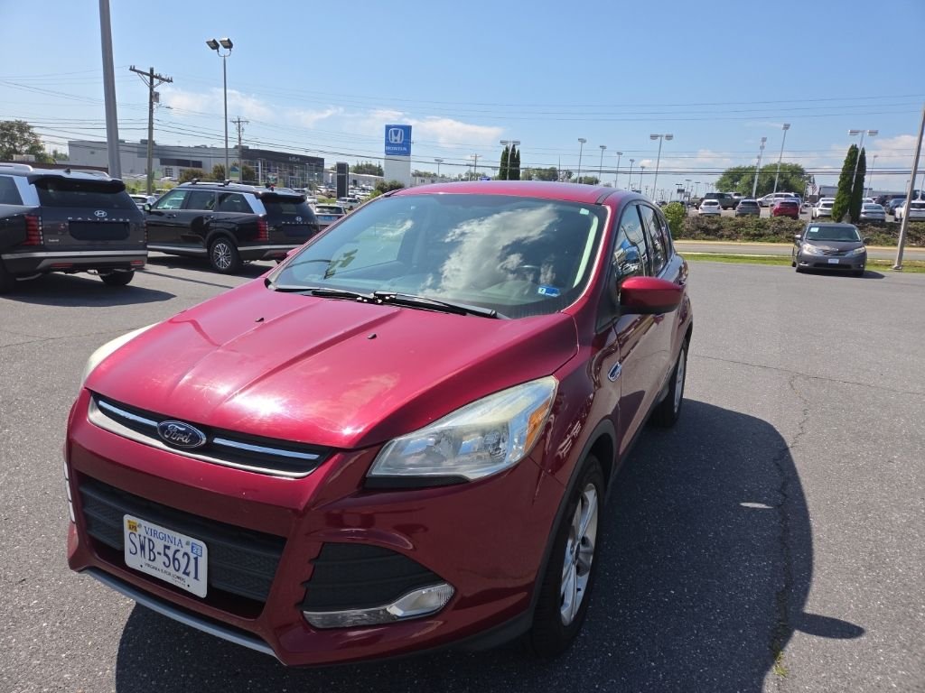 Used 2013 Red Ford SE image 9