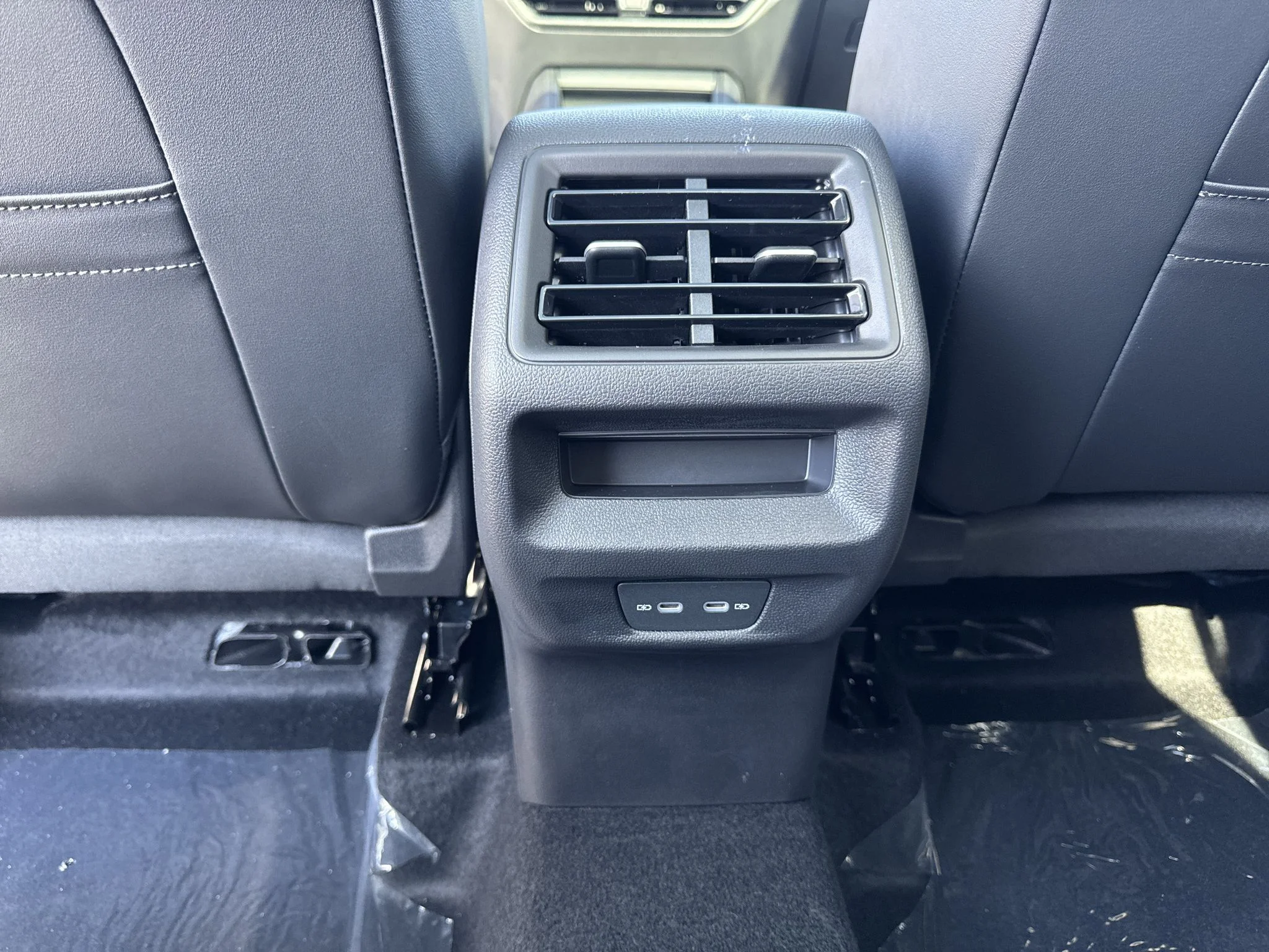 New 2026 Pure White Volkswagen SE image 30