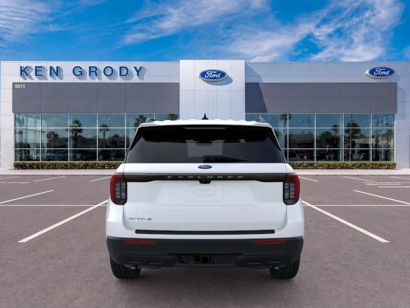 New 2026 Star White Metallic Tri-Coat Ford Active image 6