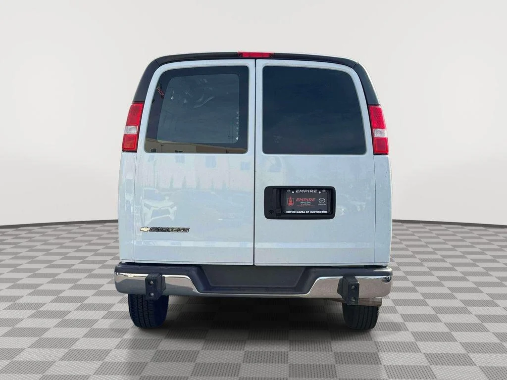 2023 Chevrolet Express Cargo Work Van - Photo 6