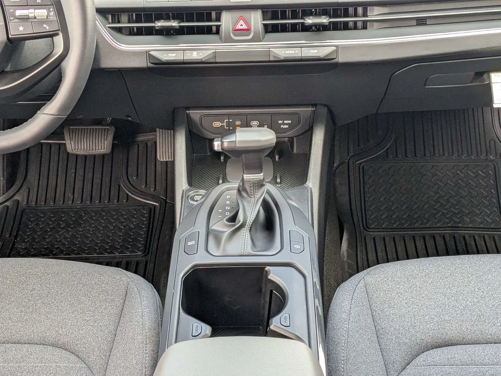 Used 2025  Kia EX image 17