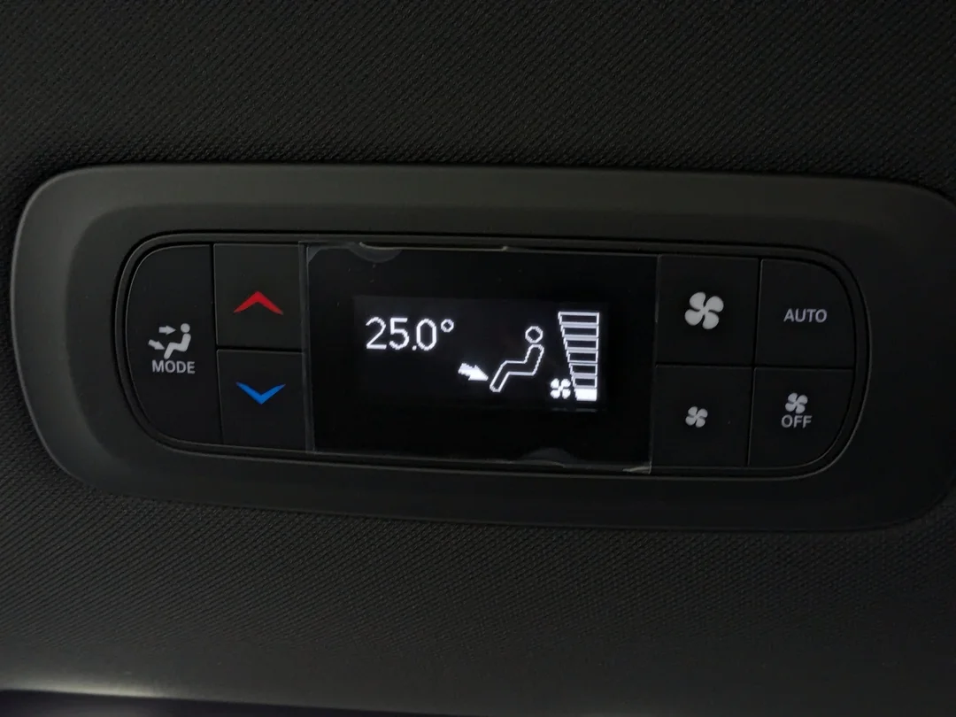 New 2026 White Chrysler SXT - - FWD - Power Liftgate - Power Sliding Doors - Leather & More! image 27