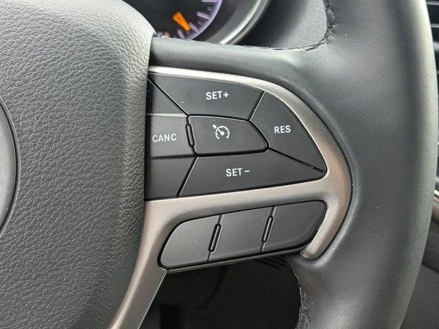 Used 2020 Bright White Clearcoat Jeep Laredo image 22