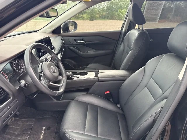 Used 2023 Black Nissan SL image 10