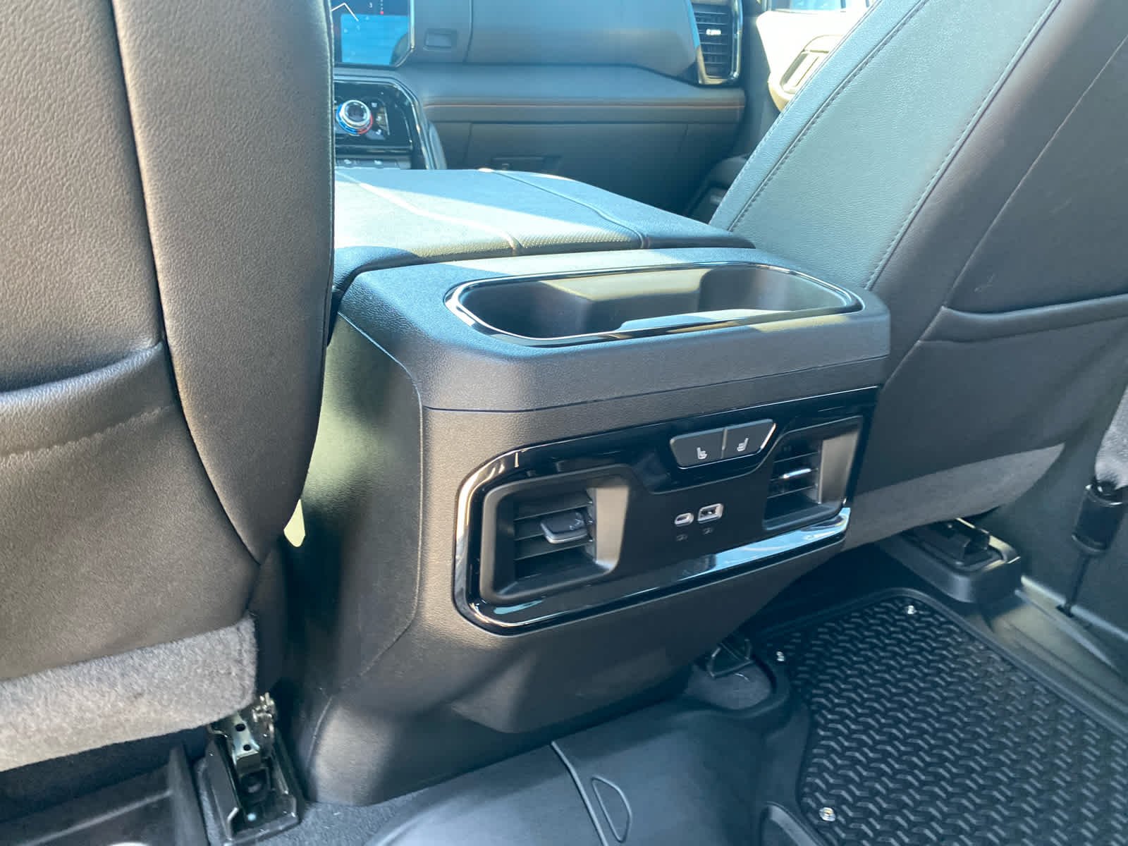 Used 2023 SUMMIT WHITE GMC AT4 image 24