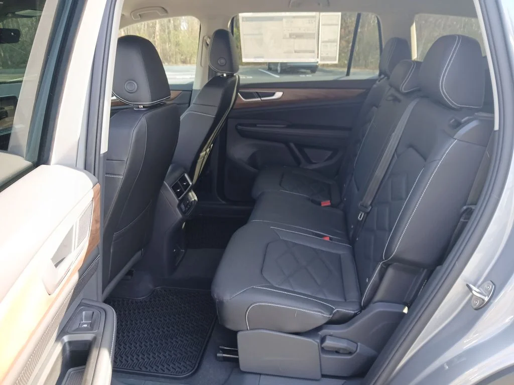 New 2026 Silver Volkswagen 2.0T SE image 23