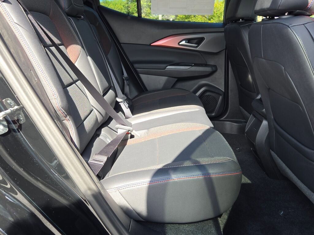 2025 Chevrolet Equinox EV RS - Photo 9