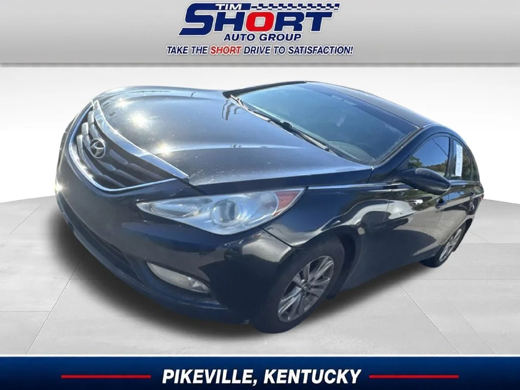 Used 2013 Black Hyundai GLS image 1
