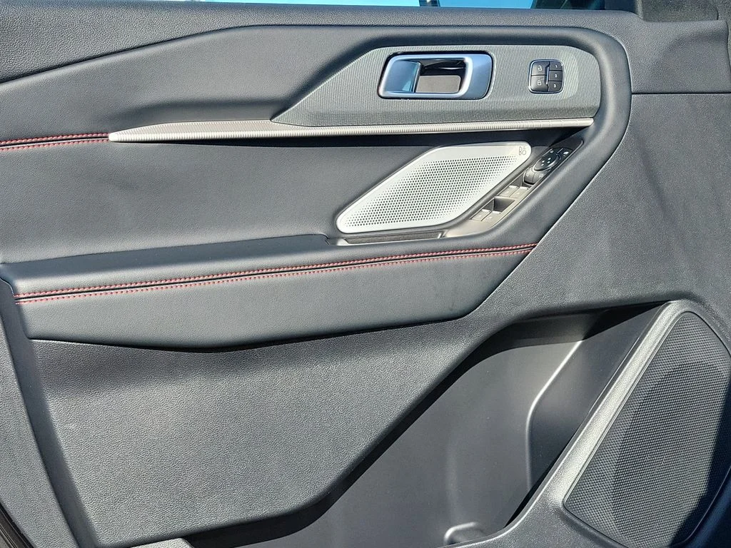 New 2026 Agate Black Metallic Ford ST image 14