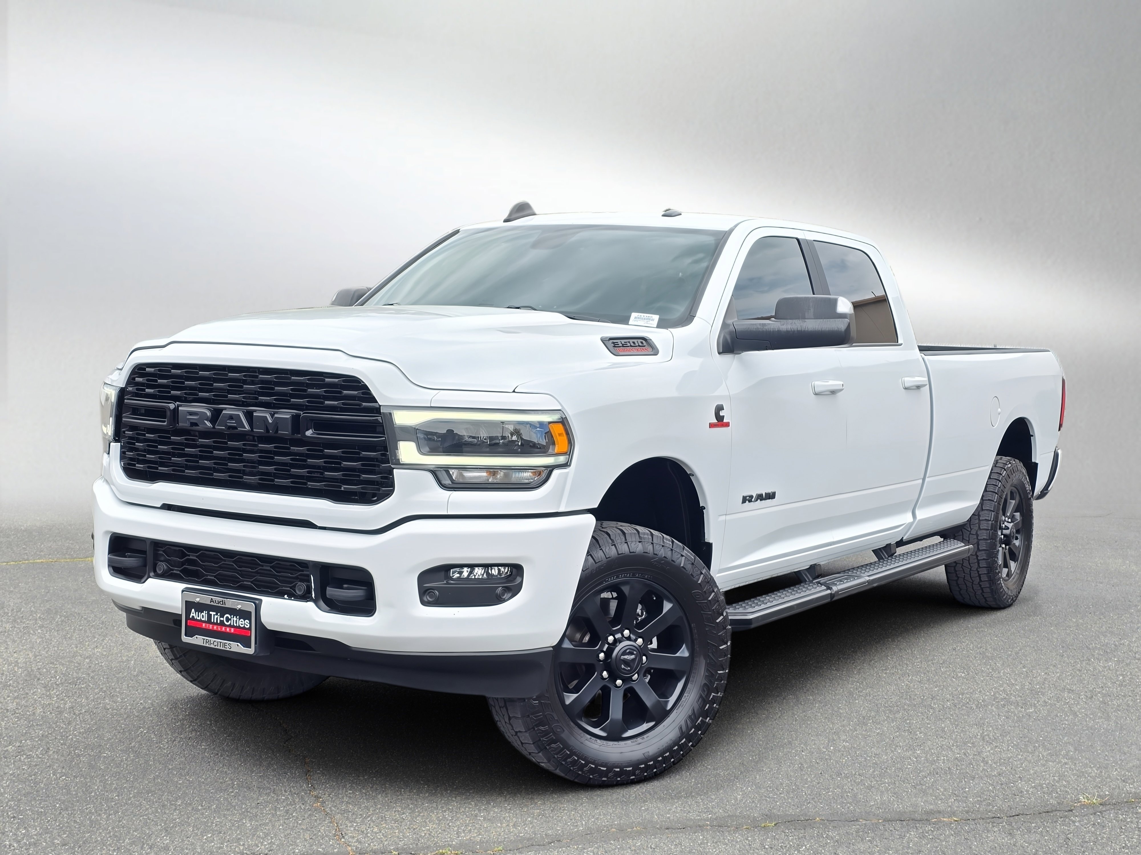 2022 RAM 3500 Big Horn 4X4 Crew Cab LWB's photo