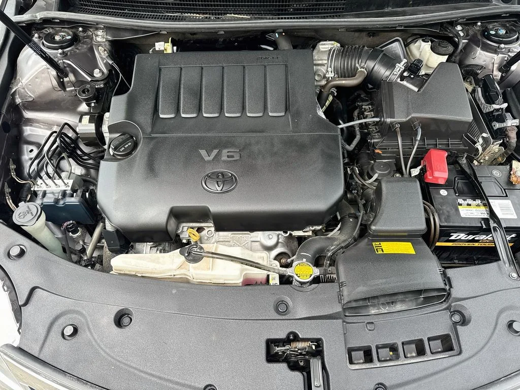 Used 2013 Gray Toyota XLE image 40