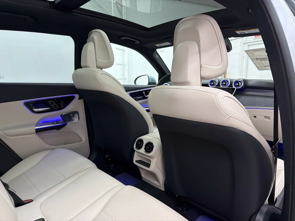 New 2027 Silver Mercedes-Benz GLC 300 image 27