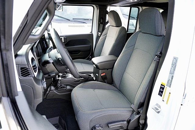 New 2026 Bright White Clear-Coat Exterior Paint Jeep Sport S image 21