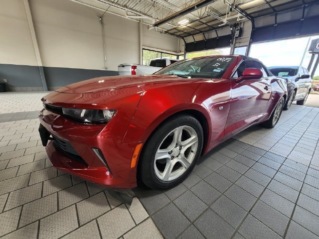 Used 2018 GARNET RED TINTCOAT Chevrolet 2LT image 2