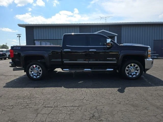 2017 Chevrolet Silverado 2500HD LTZ - Photo 8